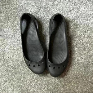 Croc Black Mary Janes Size W 11